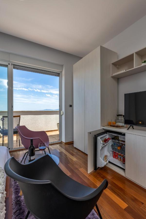 Terra Magica Deluxe Apartment Or Room With Private Parking, Terrace And Sea View Rijeka Bagian luar foto